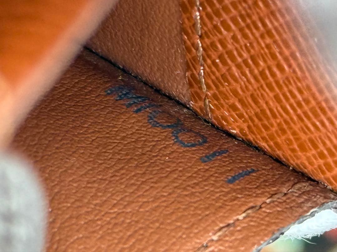 良品！LOUIS VUITTONルイヴィトン　ポルトモネ・プラ　ケース