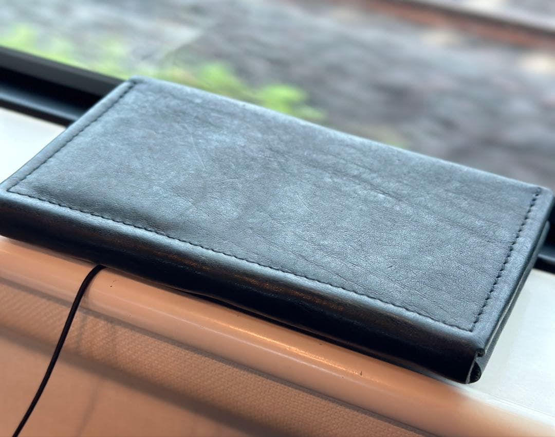 n*a様 【値下げ】paisano パイサーノ　紐留長財布　バケッタレザー 牛革