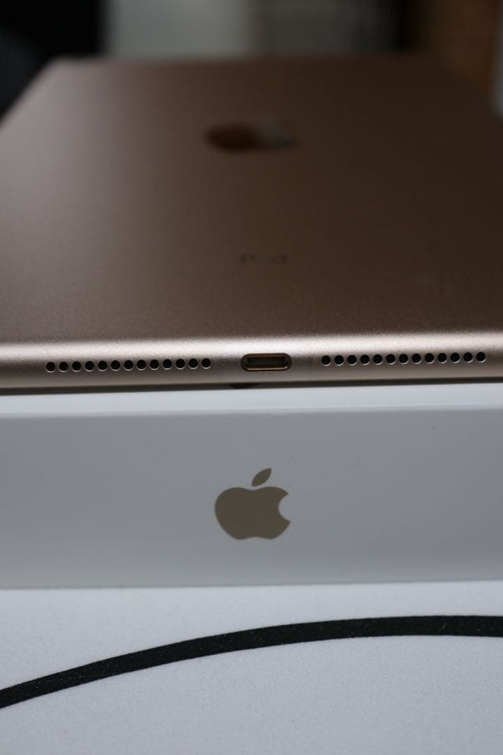 Apple iPad wi-fiゴールド5世代128GB/箱美品付き