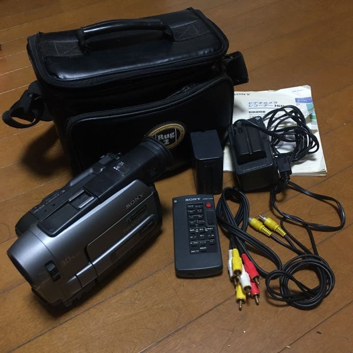 ビデオカメラ Sony videoHi8 Handycam CCD-TRV92