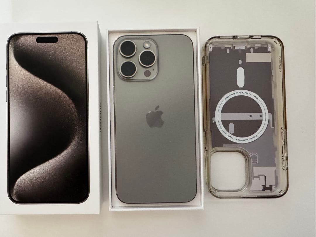 美品 iPhone 15Pro Max ナチュラルチタニウム 256GB