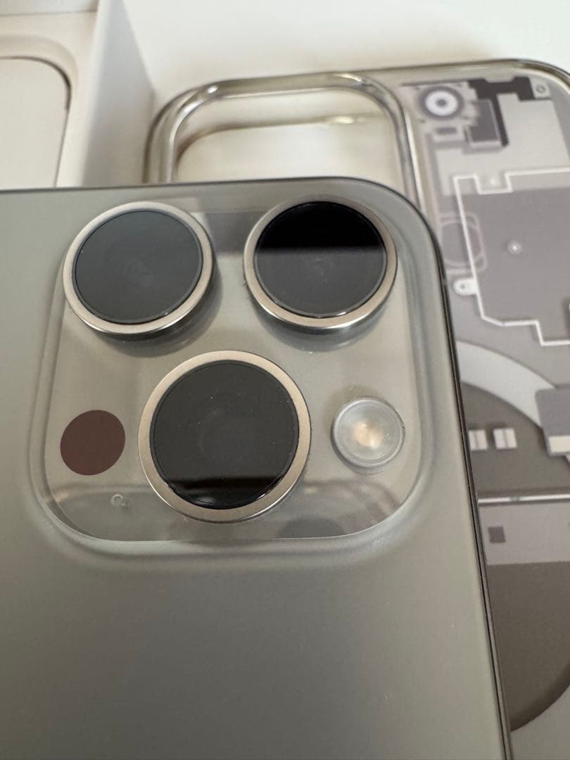 美品 iPhone 15Pro Max ナチュラルチタニウム 256GB