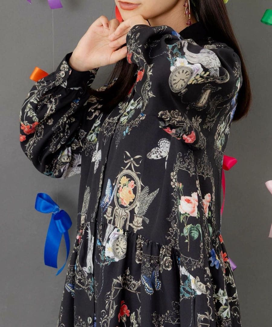 ☆新品タグ付 イズスカラー　553282：ヴィンテージ風額縁柄シャツワンピース