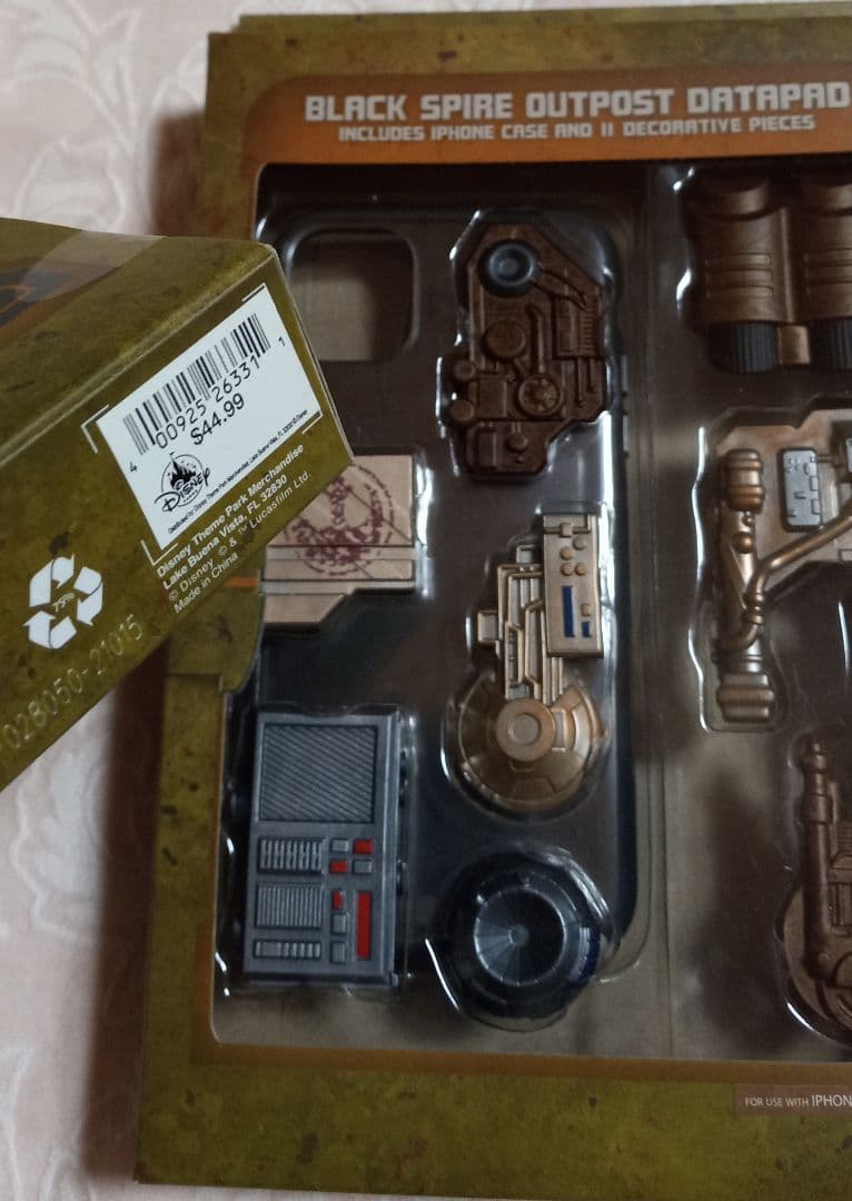 2個 ディズニー 携帯 BLACK SPIRE OUTPOST DATAPAD