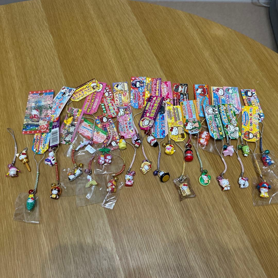 ハローキティ根付け26個セット２つはオマケ