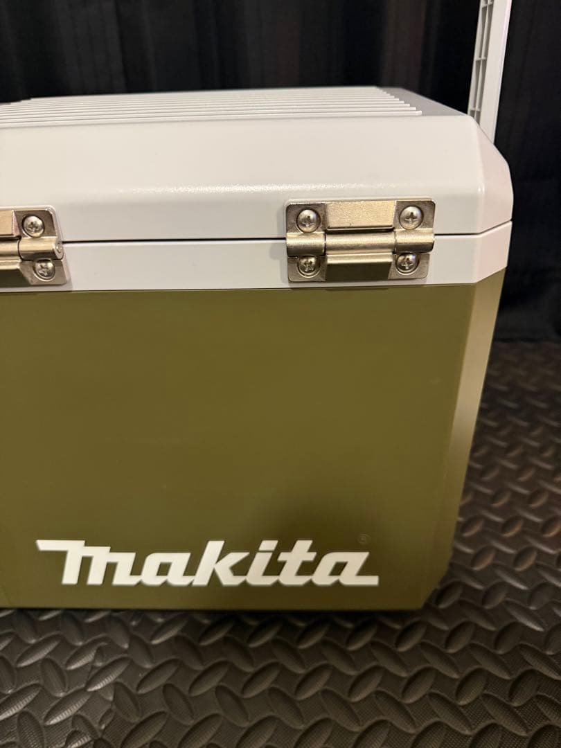 美品■マキタ 40Vmax 充電式保冷温庫 CW003G オリーブ　7L