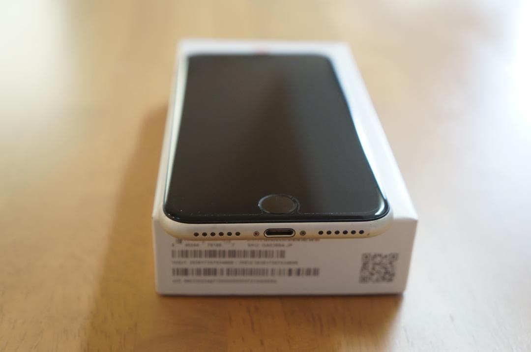 iPhone SE 第2世代（SE2） 64GB ホワイト SIMロック解除済