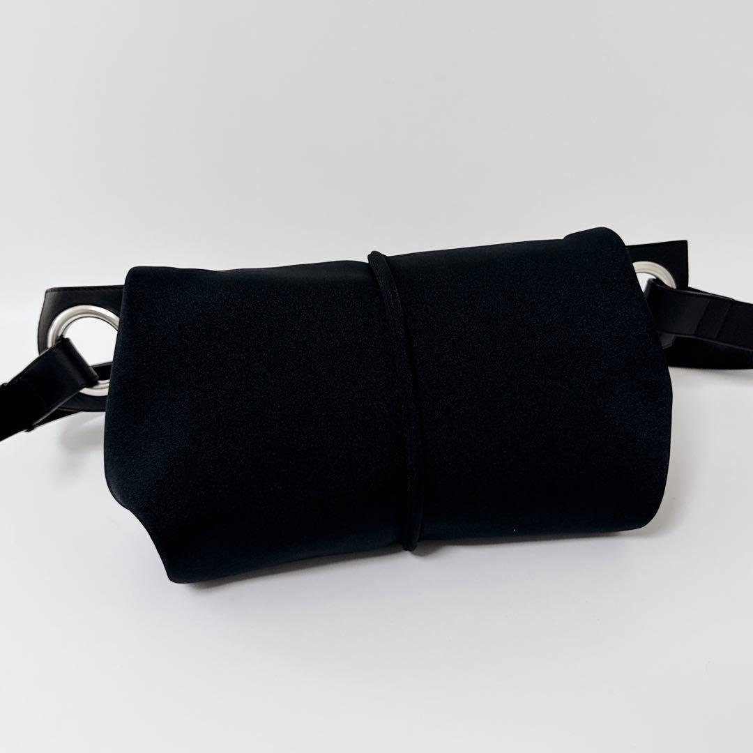 【未使用品級】kawa-kawa wet ハトメ　ボディバッグ　ブラック