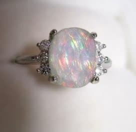 あこや真珠と黄緑色のスワロビーズのピアス他