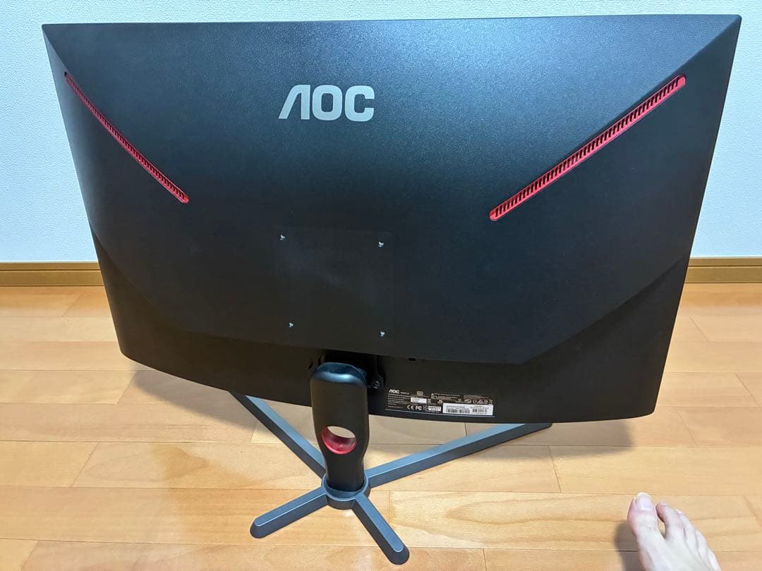AOC C32G3E 32インチ湾曲モニター 本体