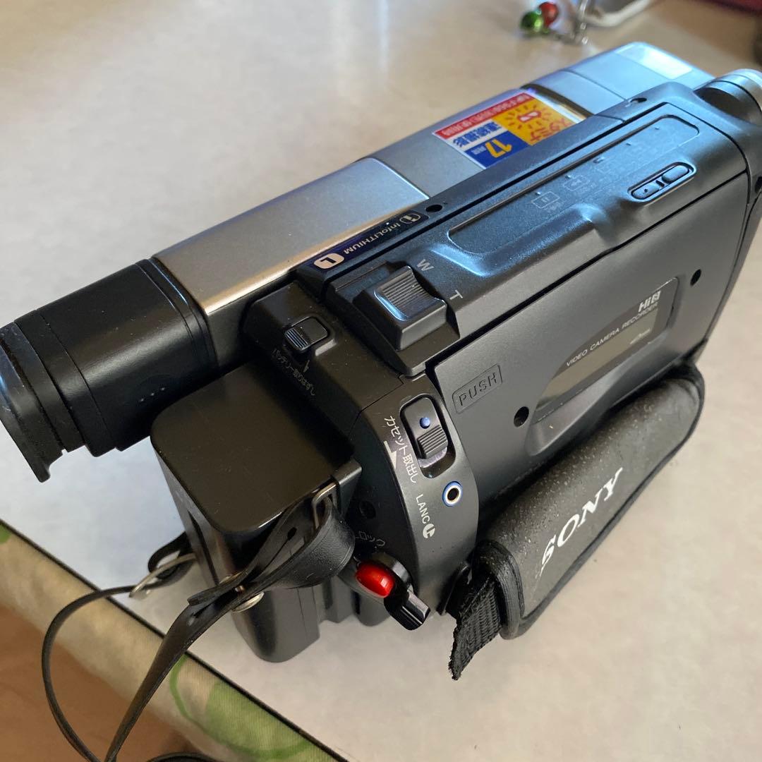 SONY VideoHi8ビデオカメラ　CCD-TRV80 ①