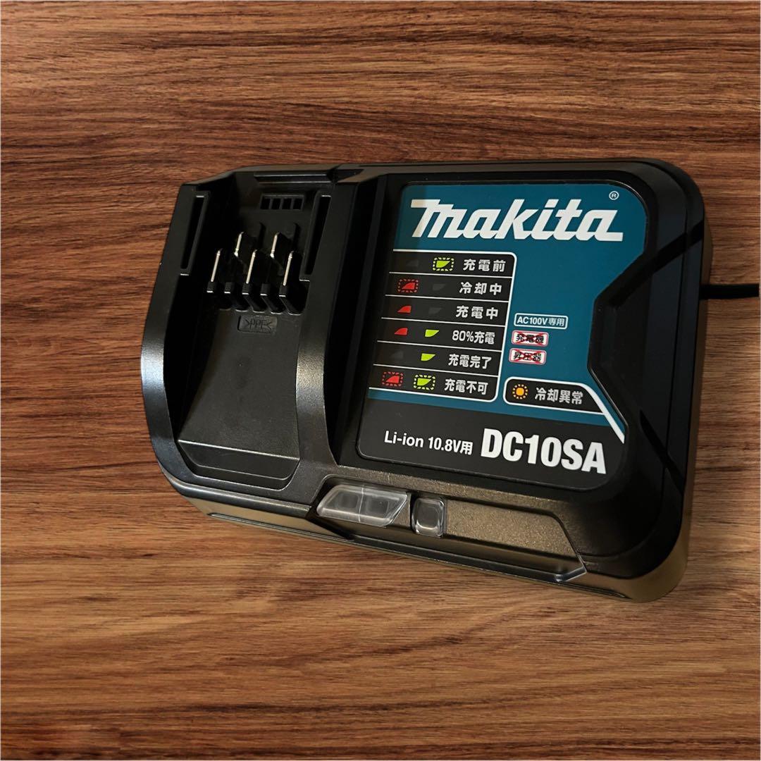 Makita スティッククリーナー バッテリー&充電器付き