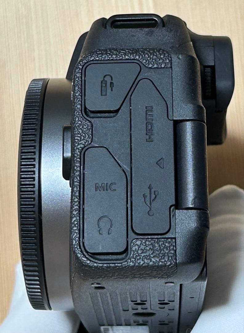 Canon EOS RP 本体・充電器・純正バッテリー2個・ボディケース付き