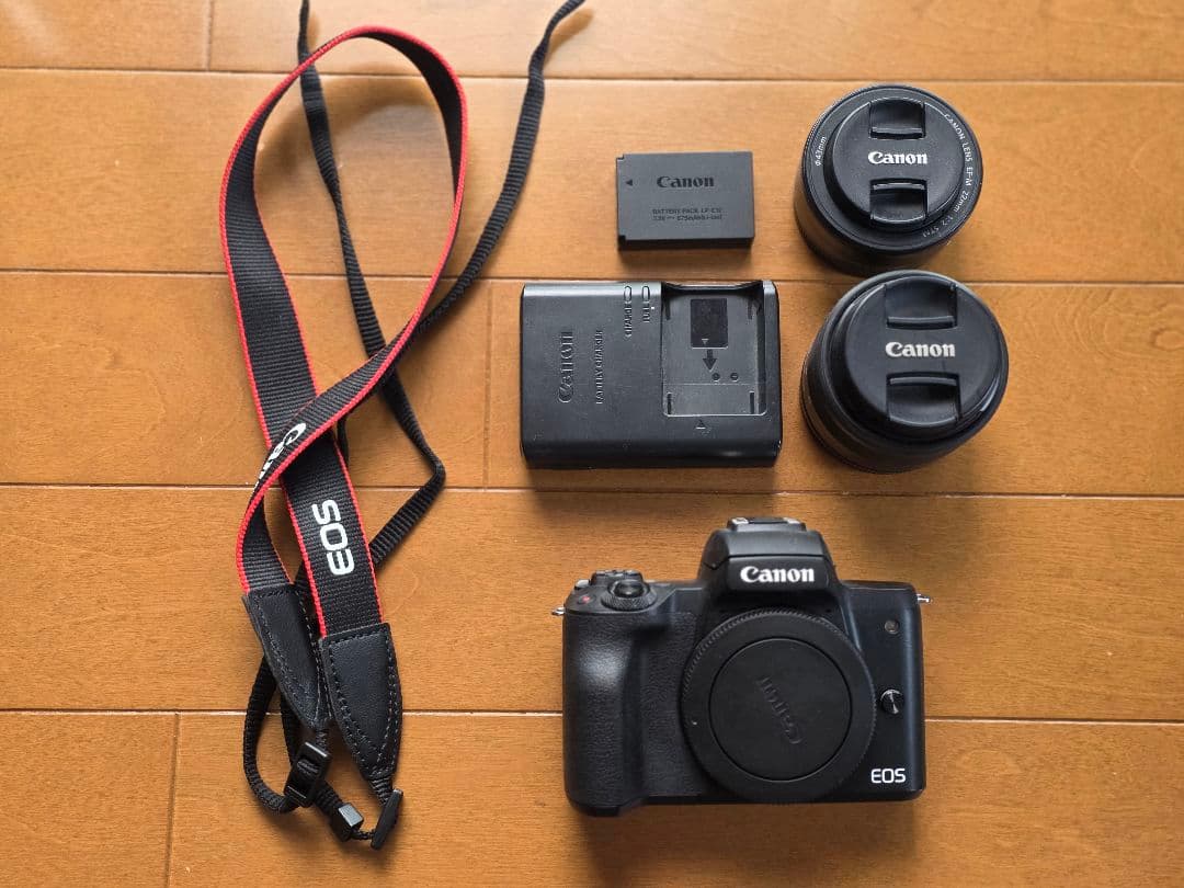 Canon Eos Kiss M ダブルレンズキット 中古