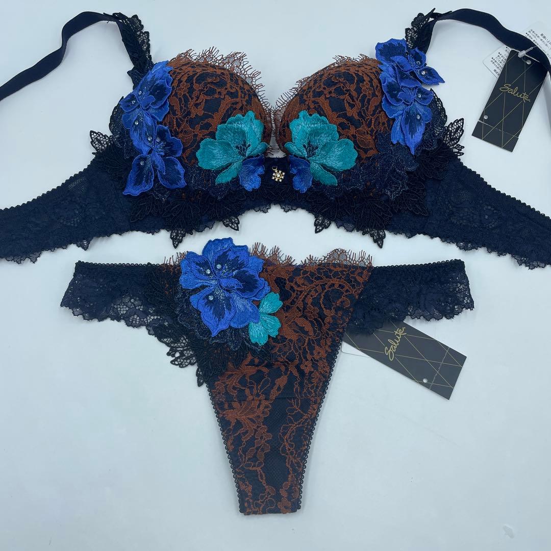 wacoal サルート　69G 店舗限定 新品　P-upブラソングE70M