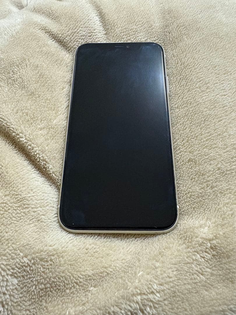 Apple iPhone 11 ホワイト 本体　SIMフリー　128GB