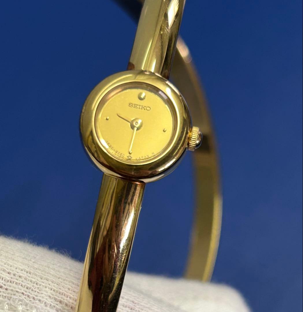 SEIKOセイコーバングルウォッチ　2連ブレスレット　クオーツ腕時計　ゴールド