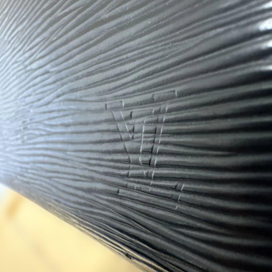 LOUIS VUITTON エピ ジッピーウォレット カード入れ12枚