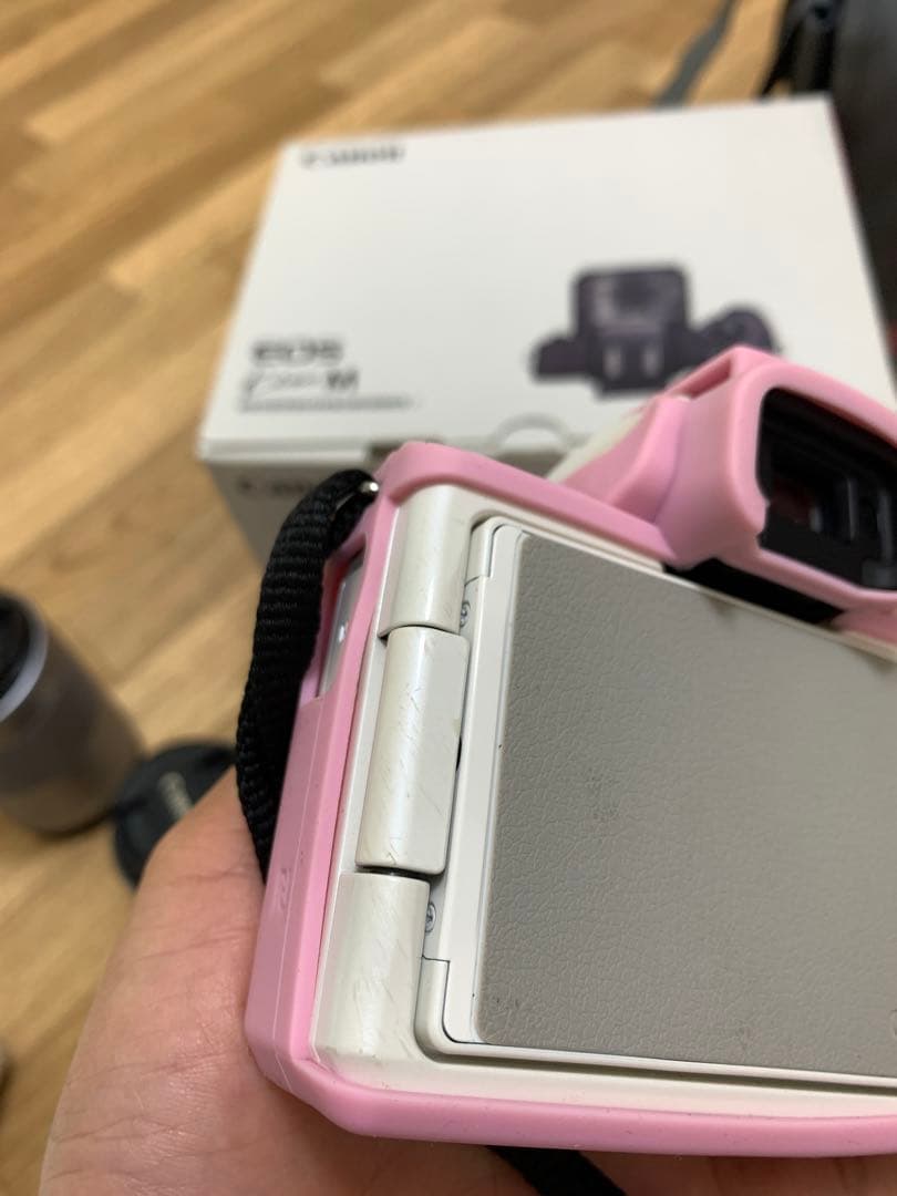 Canon EOS Kiss M ホワイト 2本レンズ付き