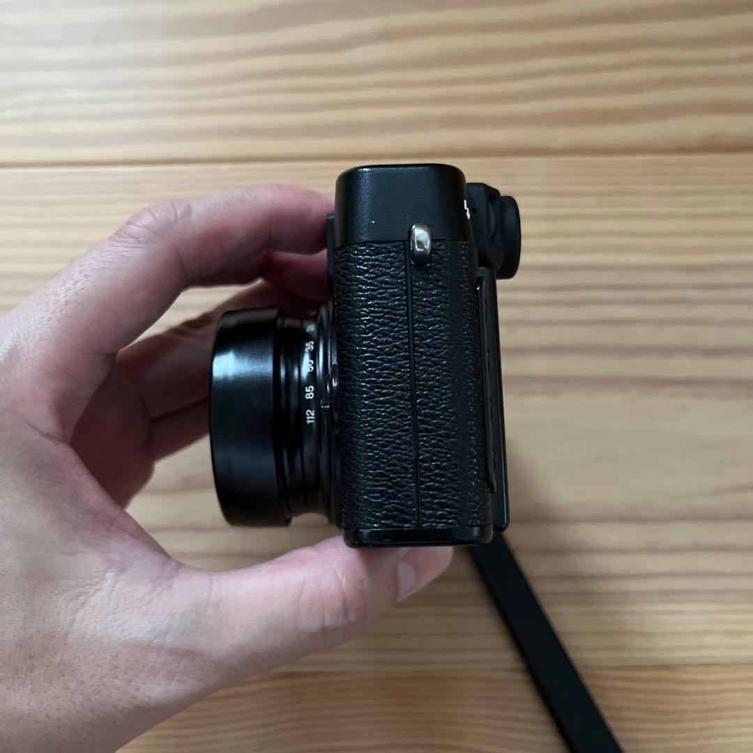 富士フイルム　X20 ブラック　美品　充電器追加しました。