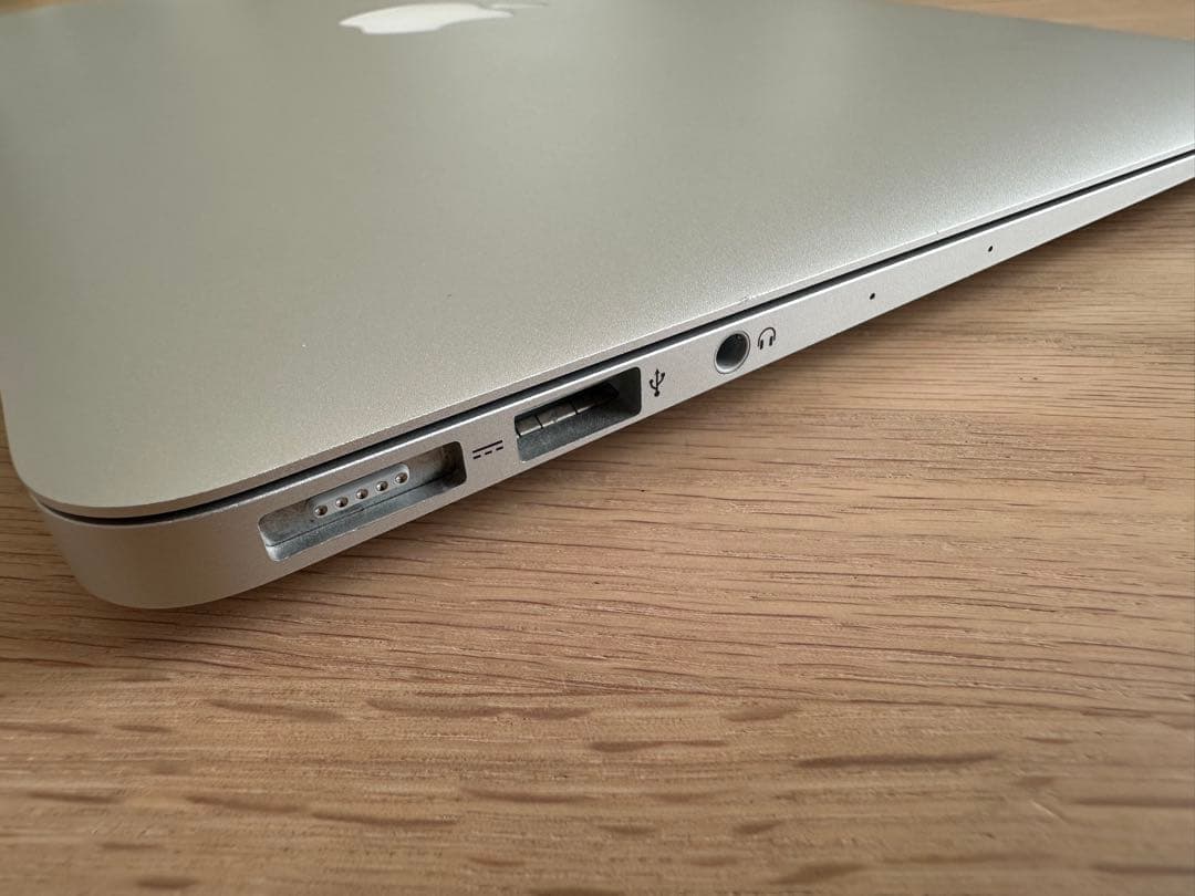 Apple MacBook Air (11インチ, Mid 2013)