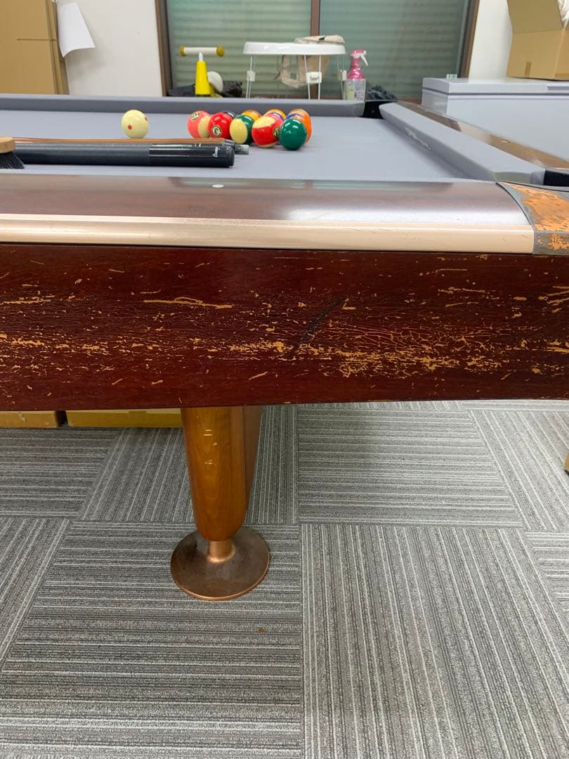 中古 : Brunswick ビリヤード台 9フィート 付属品付き