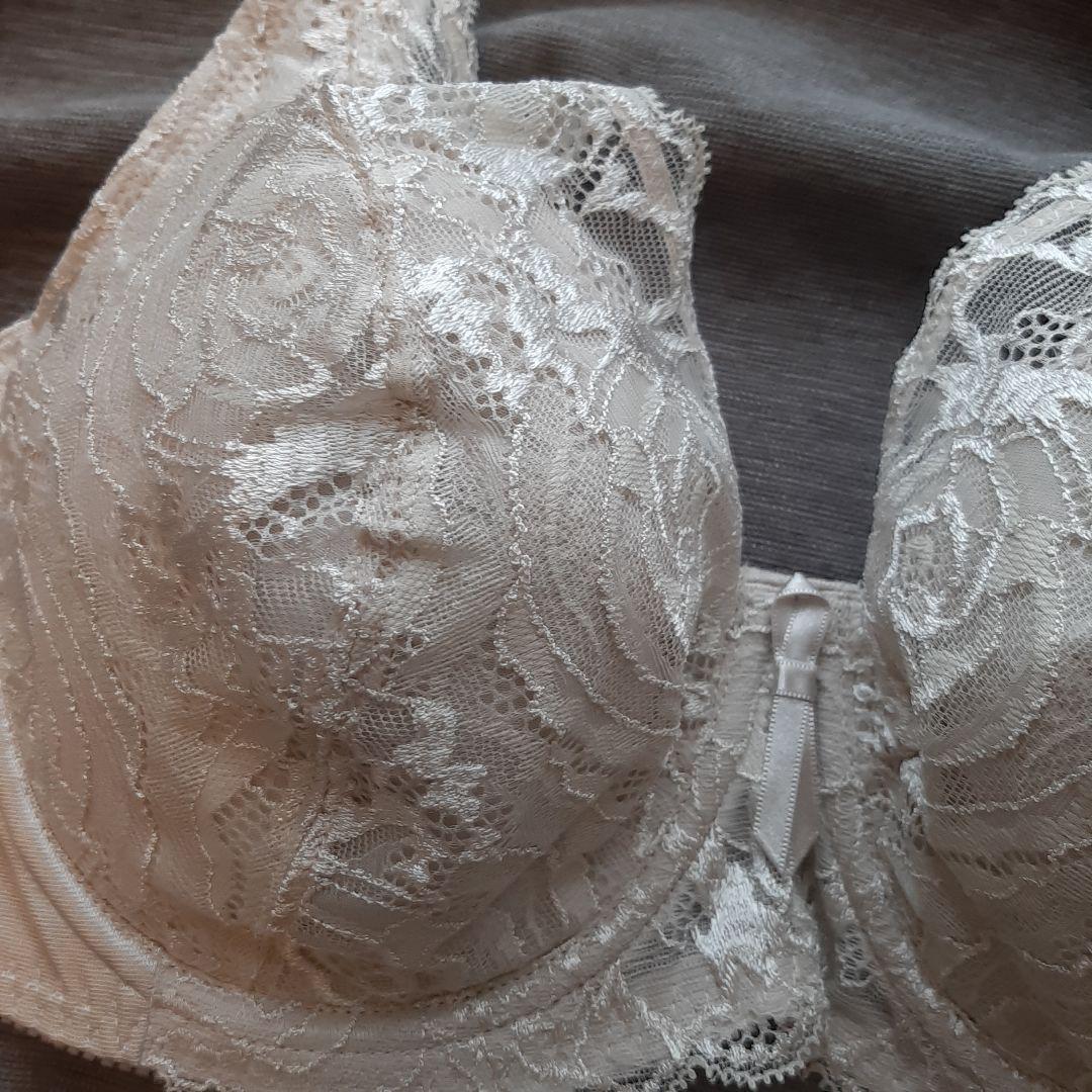 大人気　ト リンプ フルカップブラ F80 3色　収まる 楽　肌着 人気