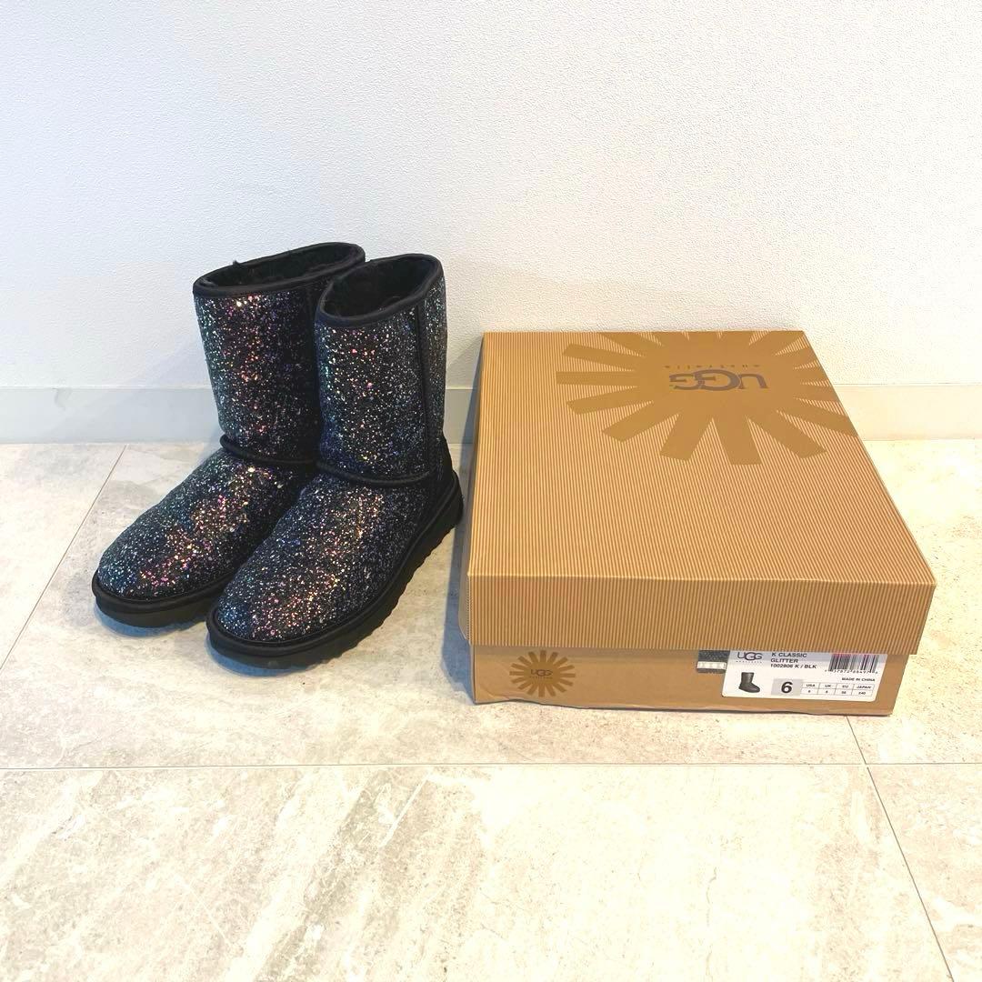 超美品　UGG CLASSIC　SHORT GLITTER