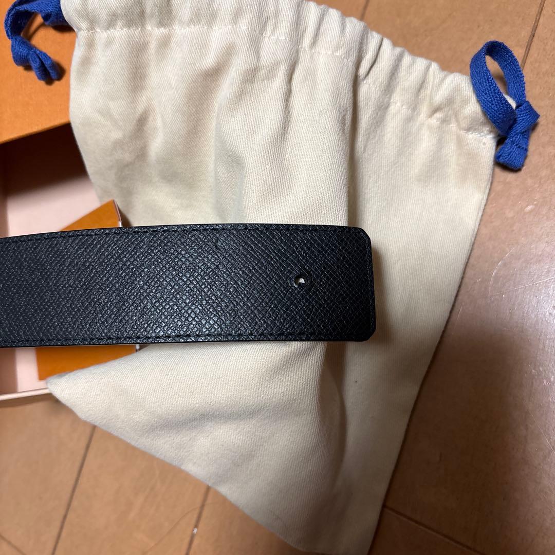 【li】ルイ・ヴィトンのベルト（サンチュール・LVイニシャル）