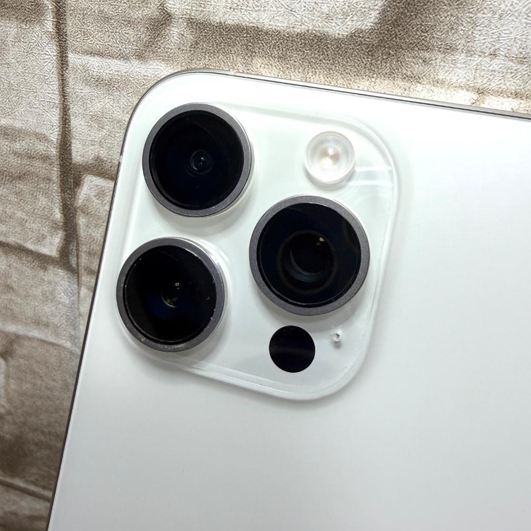 【美品】iPhone15 Pro Max 1TB ホワイトチタニウム 国内版