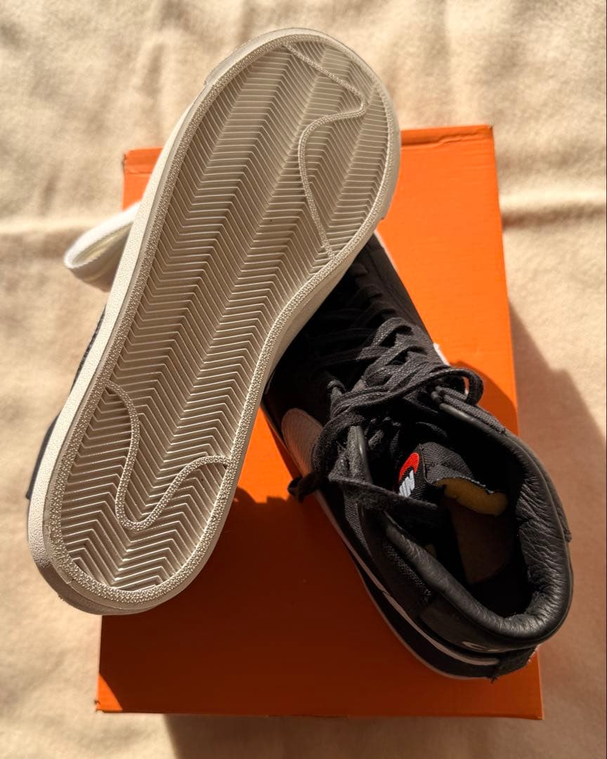 スウッシュ反転のスラムジャム×ナイキ ブレーザー ミッド クラス 1977 黒白