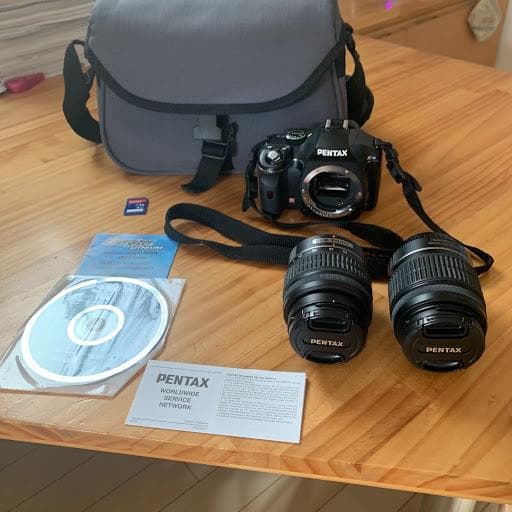 PENTAX　デジタル一眼レフカメラ／K-m　CANONカメラケース付
