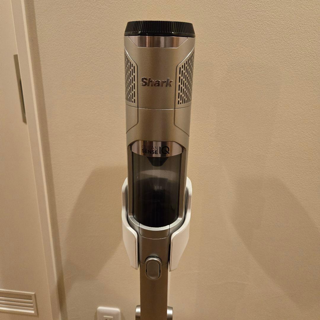 箱入りShark iQ+ コードレススティッククリーナー IW3241J