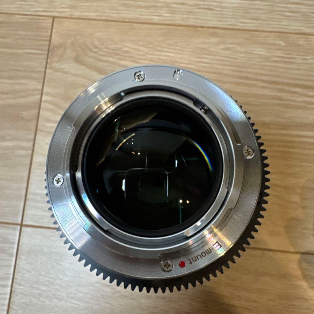 SIRUI 35mm F1.8 Anamorphic 1.33xレンズ