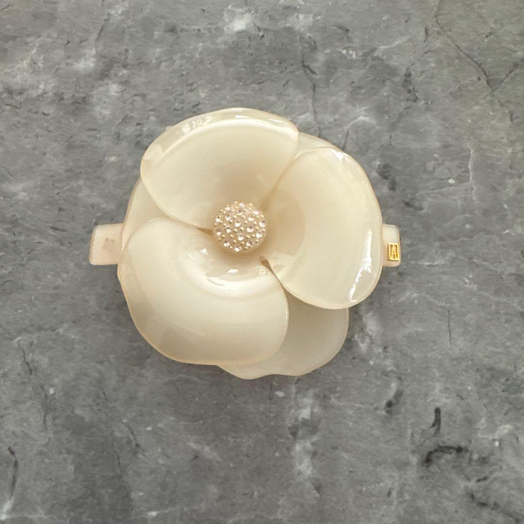 ALEXANDERE DE PARIS バレッタ　カメリア