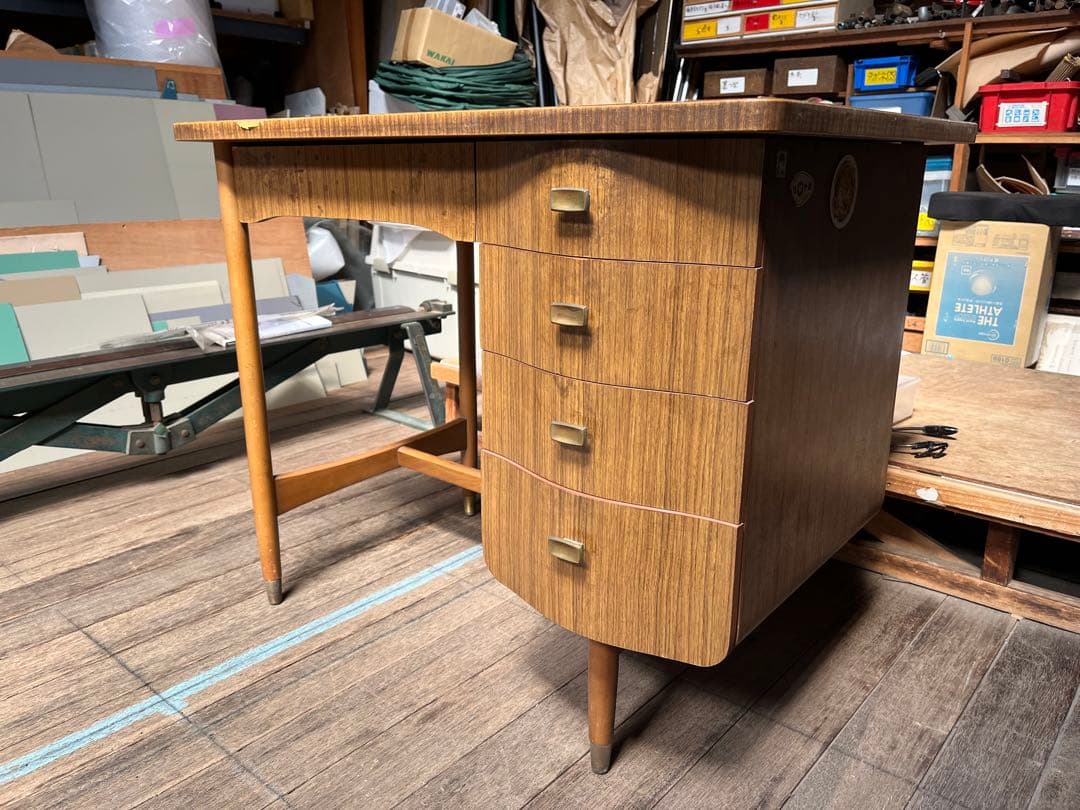 【希少】引き出しが曲線になっている机　アンティーク　レトロ