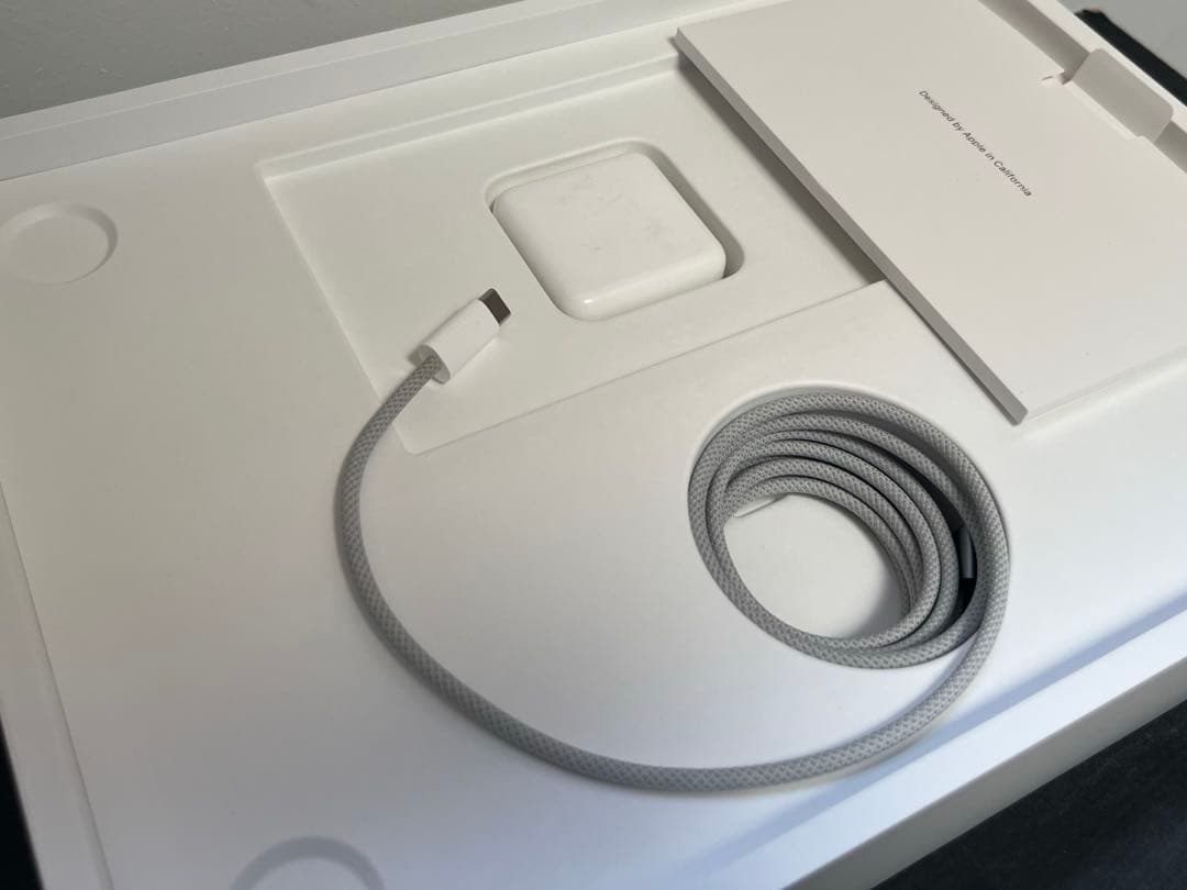 MacBook Airスペースグレイ M2/24GB/2TB SSD