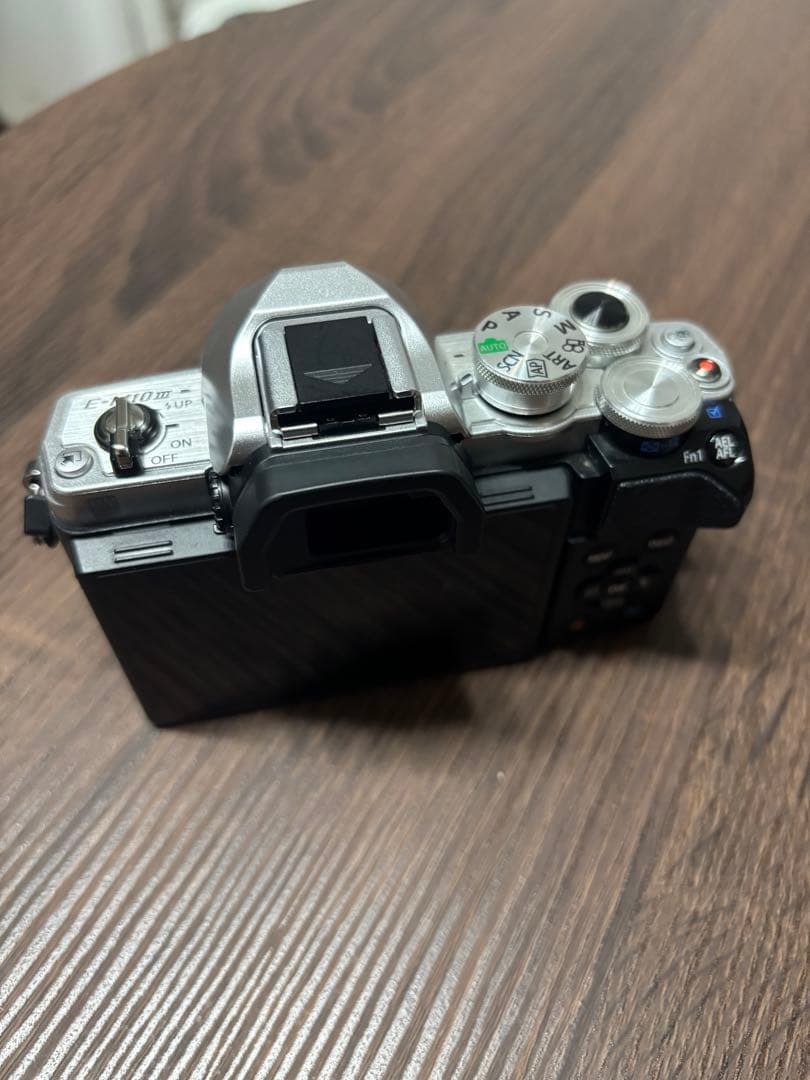 デジタルカメラ OLYMPUS OM-D E-M10 Mark III