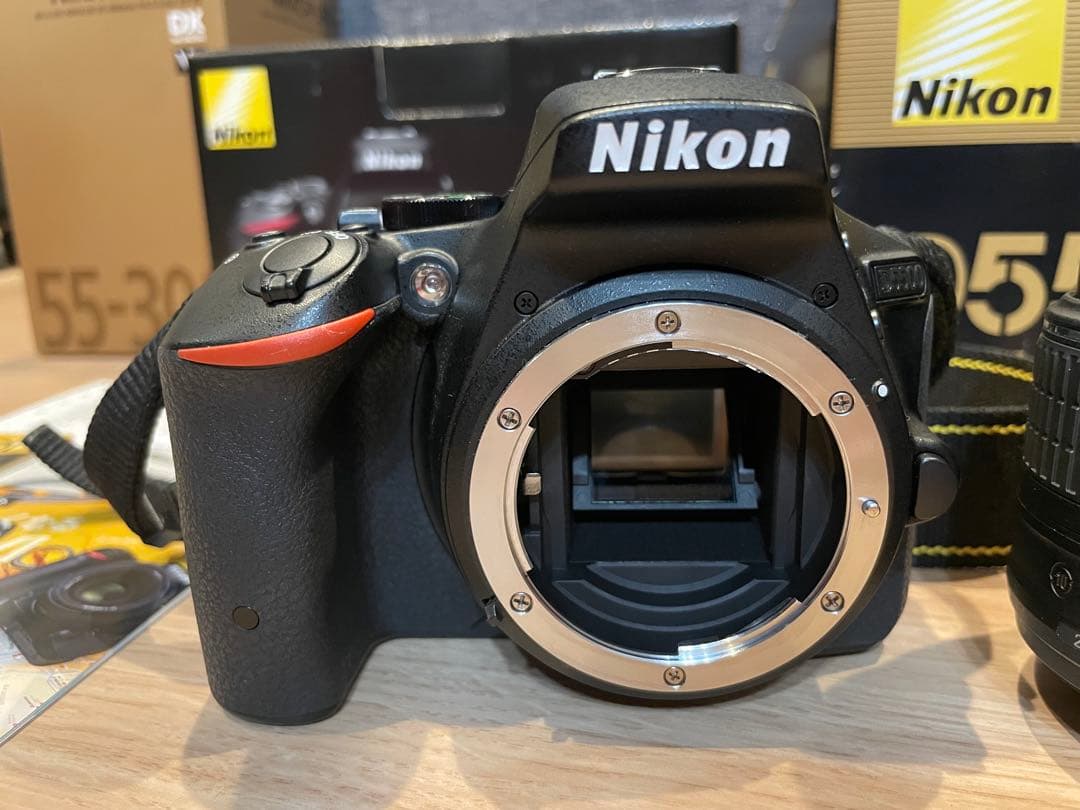 使用回数少な目！美品⭐︎Nikon D5500 ダブルズームキット