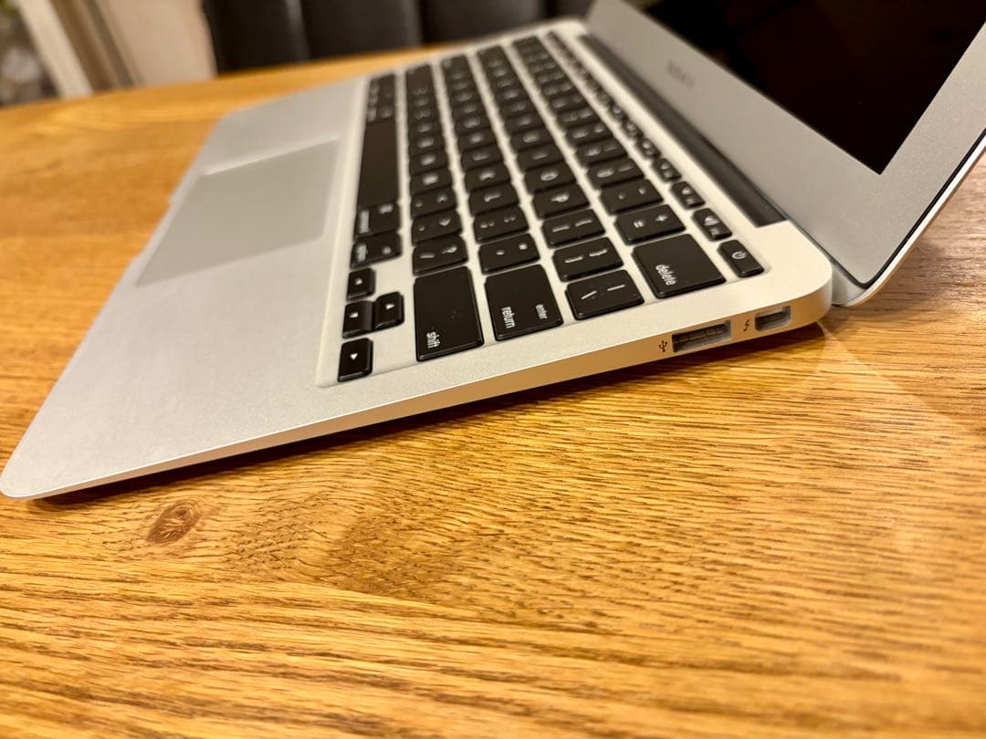 【美品】Apple MacBook Air 11インチ Early 2014