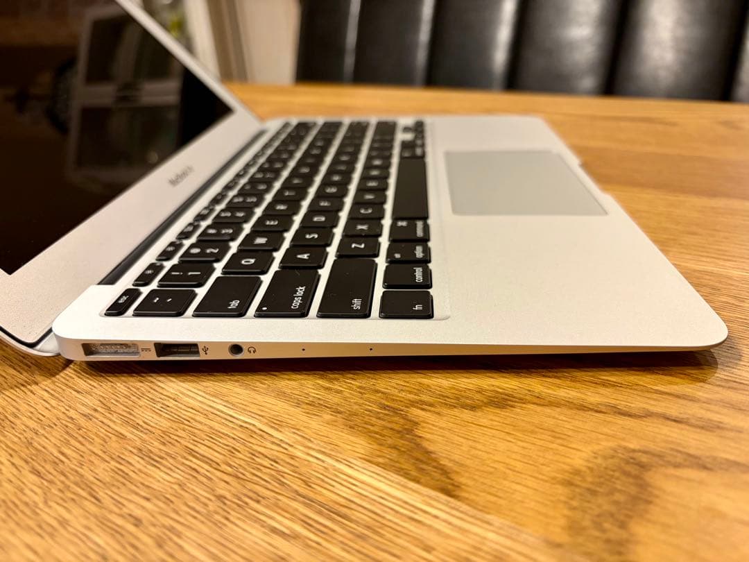 【美品】Apple MacBook Air 11インチ Early 2014