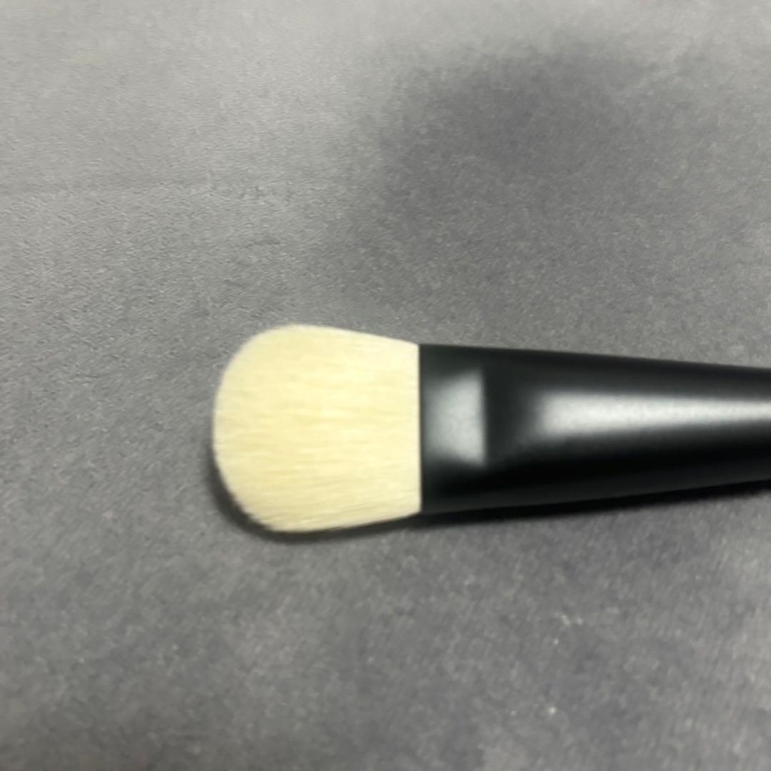 【ほぼ未使用品】SOYOブラシ11 スムースファンデーションブラシ