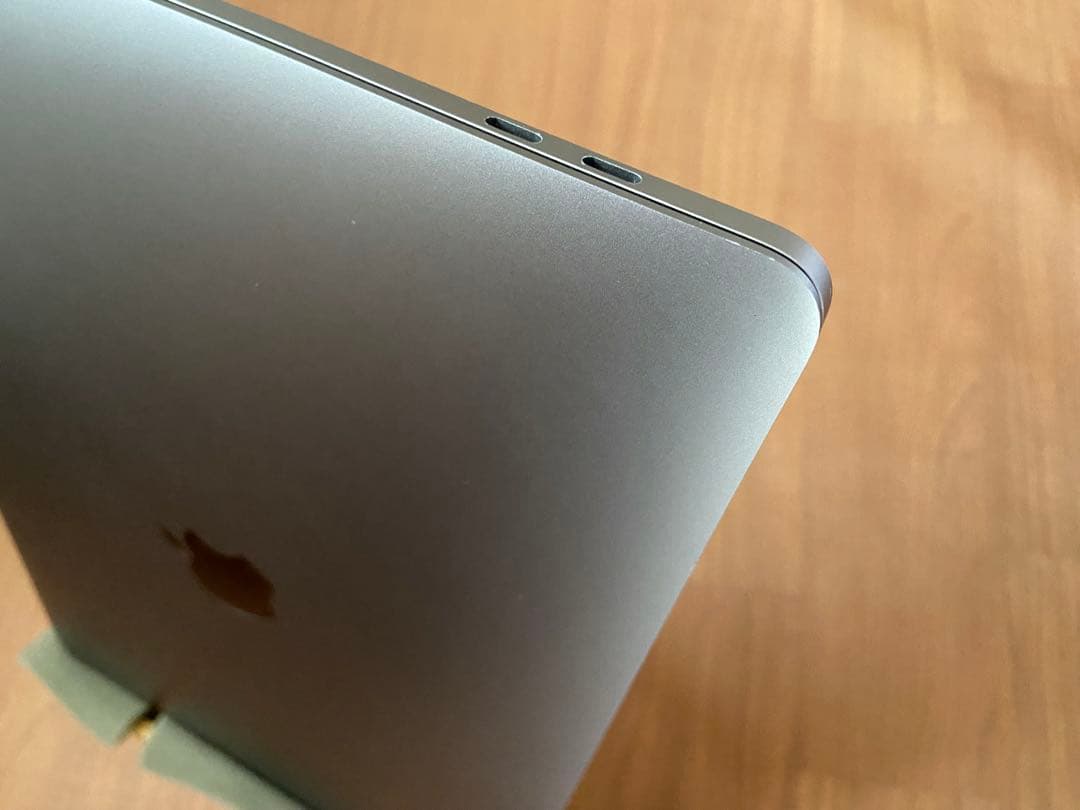 MacBook本体 MacBooK Pro CPU:corei7-8557U 1TB 16GB