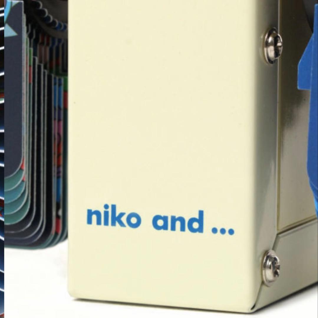 イエローサブマリン ビートルズ　パタパタ時計　置き時計