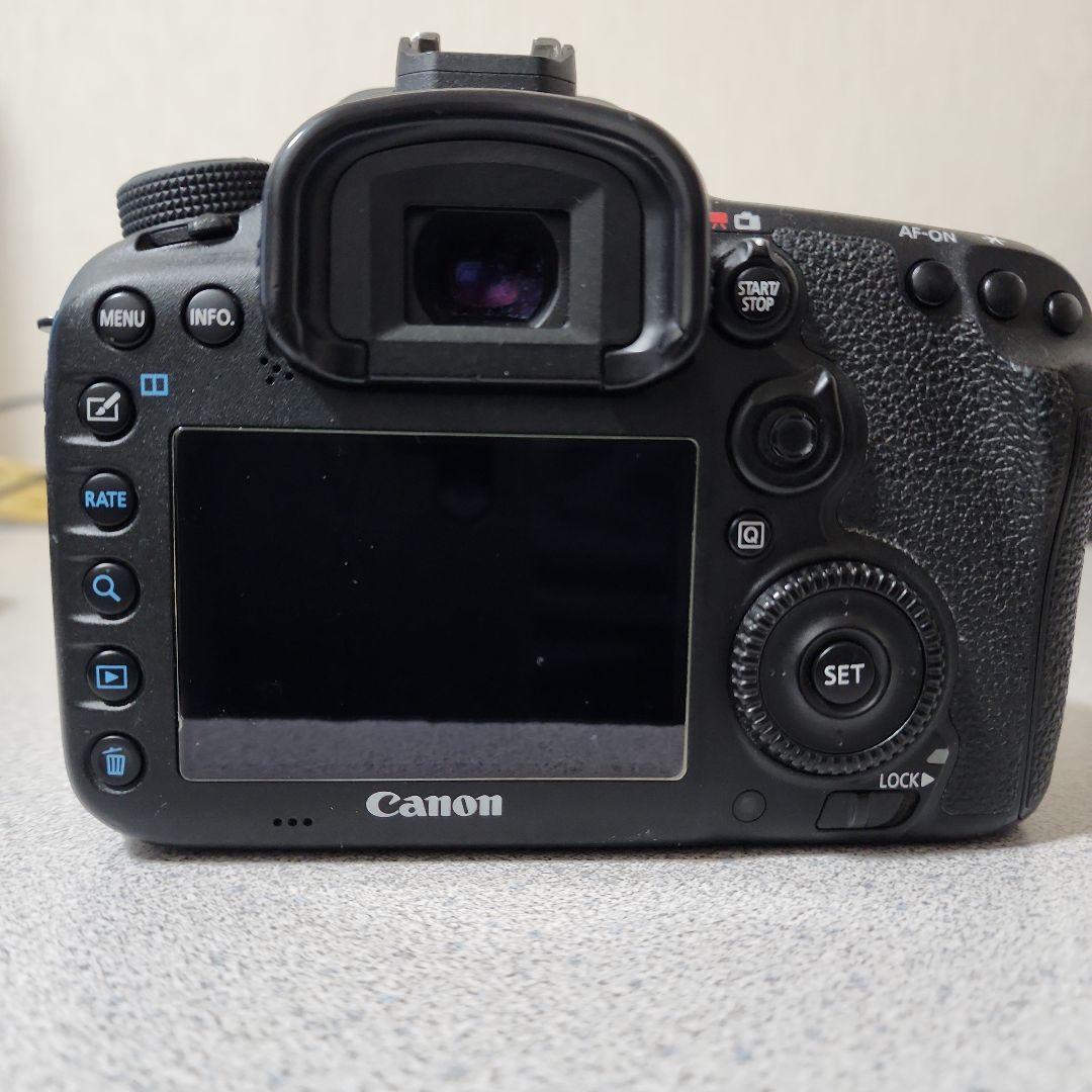 Canon EOS 7D Mark II 本体(おまけ:バッテリーグリップ)