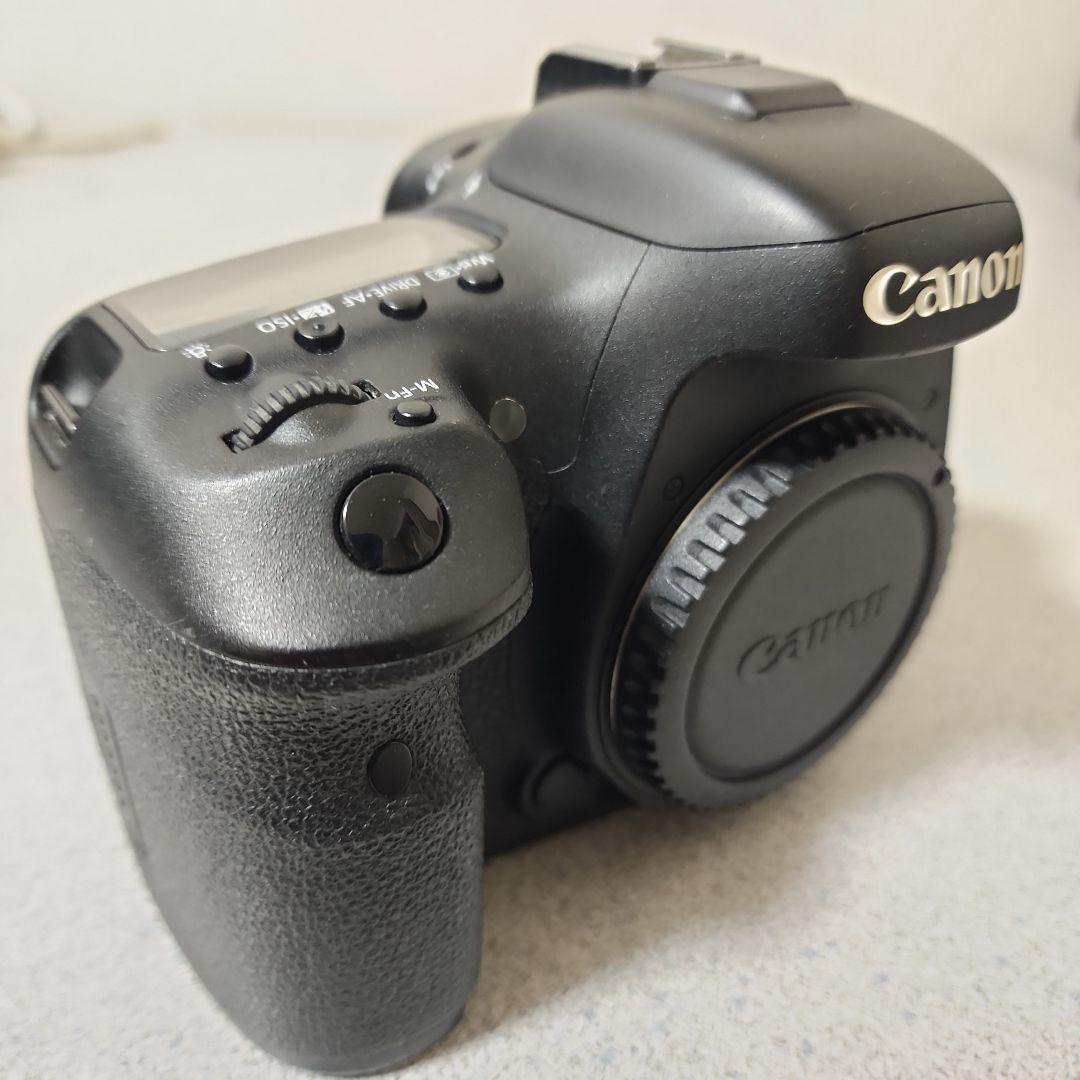 Canon EOS 7D Mark II 本体(おまけ:バッテリーグリップ)