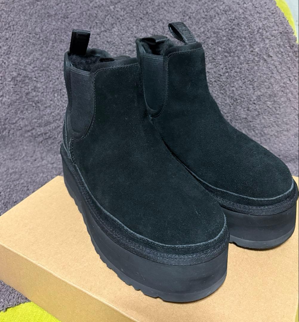 UGG ニューメルプラットフォーム チェルシー 黒 7 24㎝