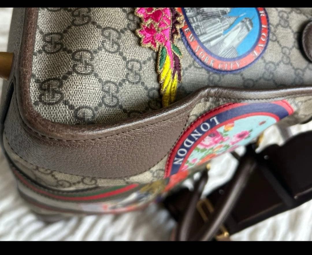 Gucci Courrier Soft GG Supreme アップリケ バッグ