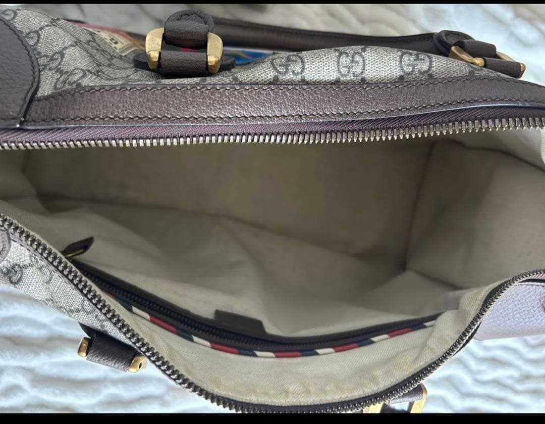 Gucci Courrier Soft GG Supreme アップリケ バッグ