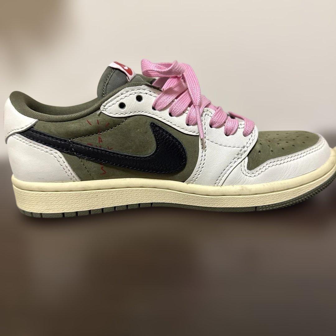 Travis Scott×Jordan 1 Low リバースオリーブ